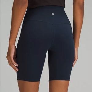 Lululemon Align - 8inch high rise biker shorts - Size 4